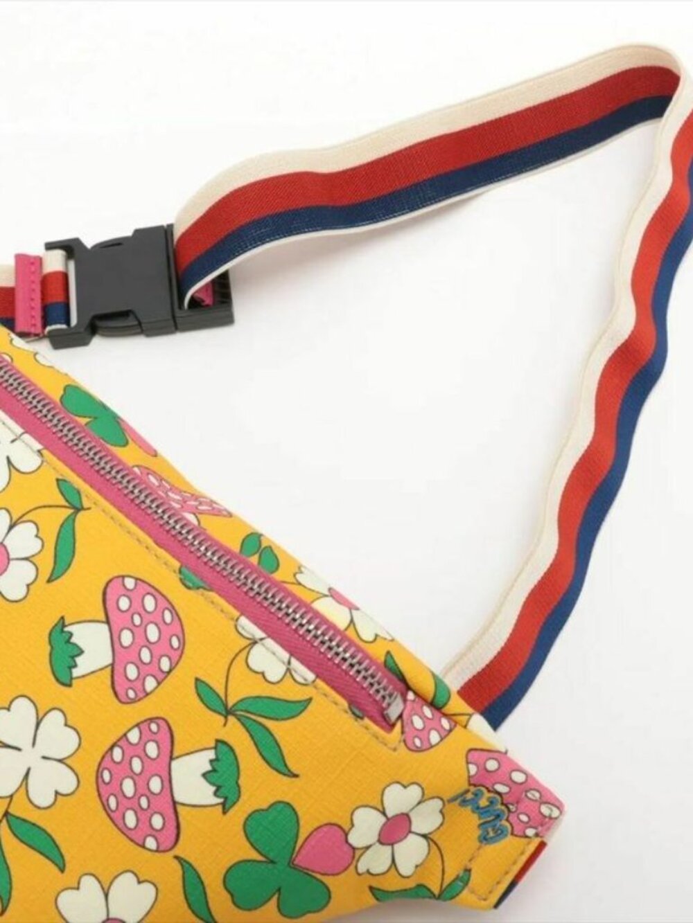 Gucci Children's Belt Bag - Picture 6 of 10